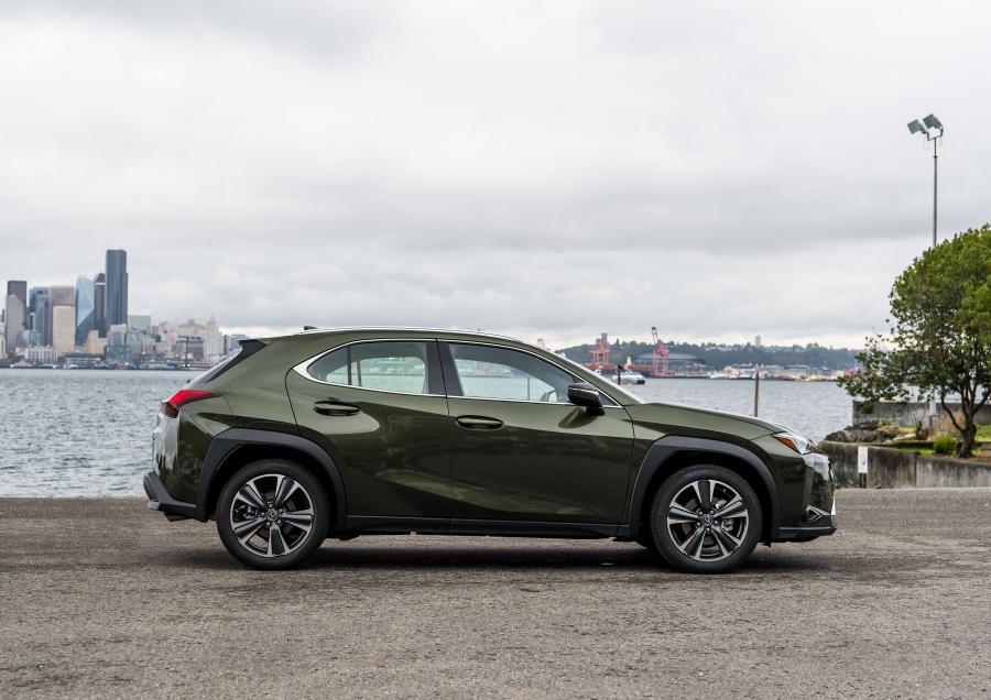 Lexus UX200 2019 года  (NA) (фото 16 из 32)